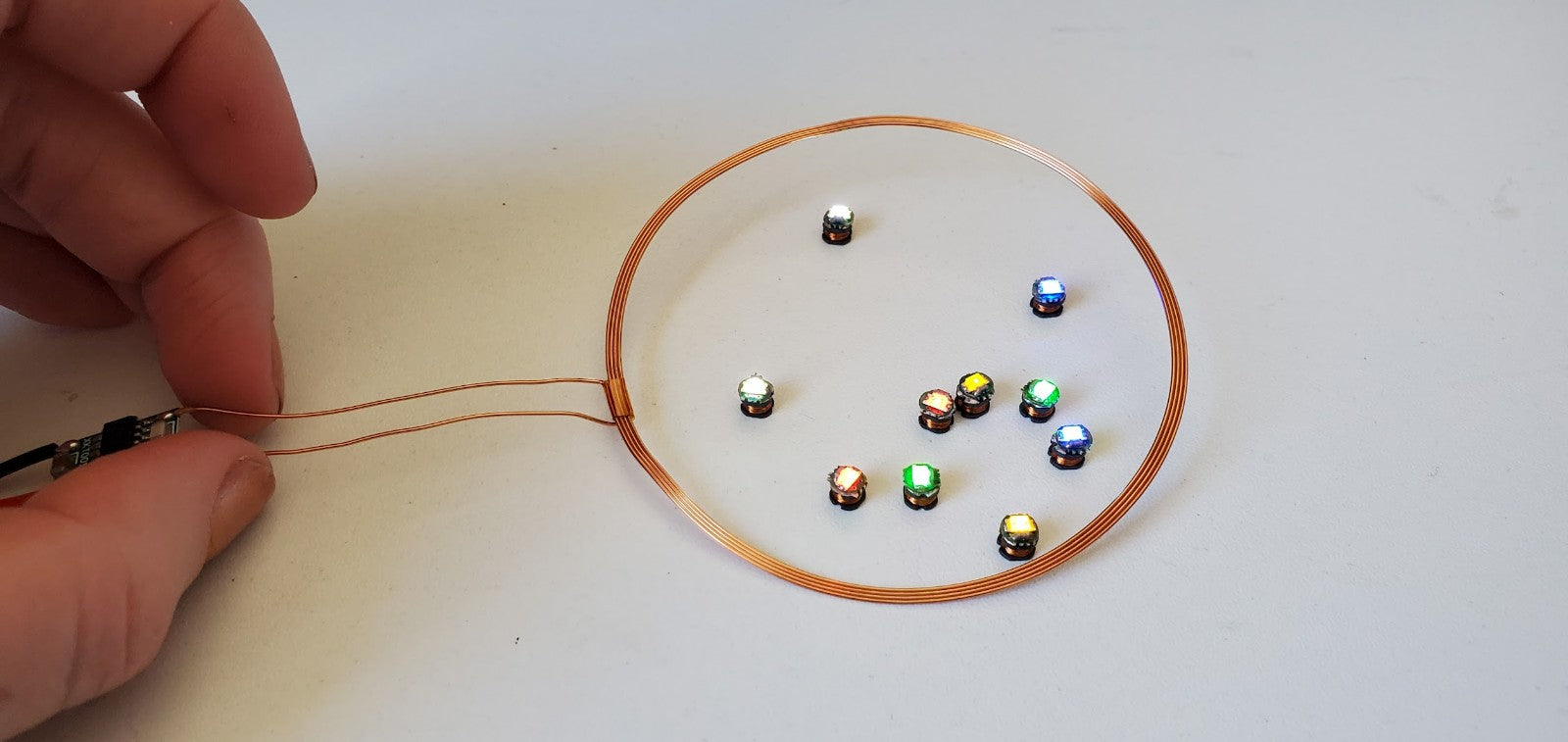 Small Inductive Coil & 10 Wireless LEDs - 5V image 0