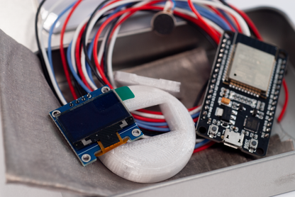 ESP32 Connecting - touch wearable with live data image 2