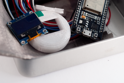 ESP32 Connecting - touch wearable with live data image 3